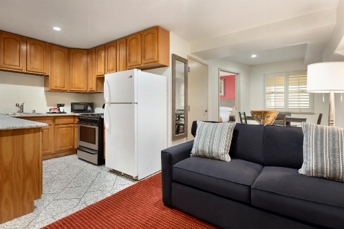 Ramada by Wyndham Oakland Downtown City Center image 18